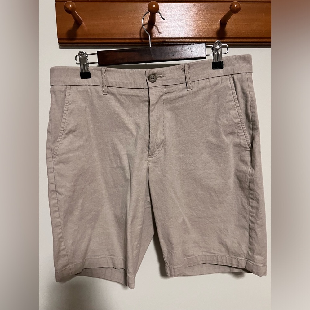 Marc Anthony Light Tan Stretch Shorts